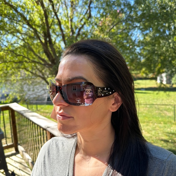 Chanel Vintage Sunglasses Made in italy Brown with Tags - Picture 6 of 7